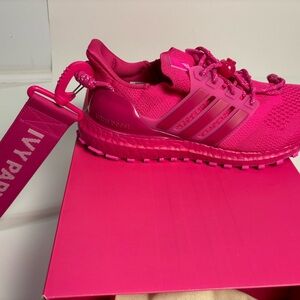 Adidas Ivy Parks Women's Pink Running Shoes size 7